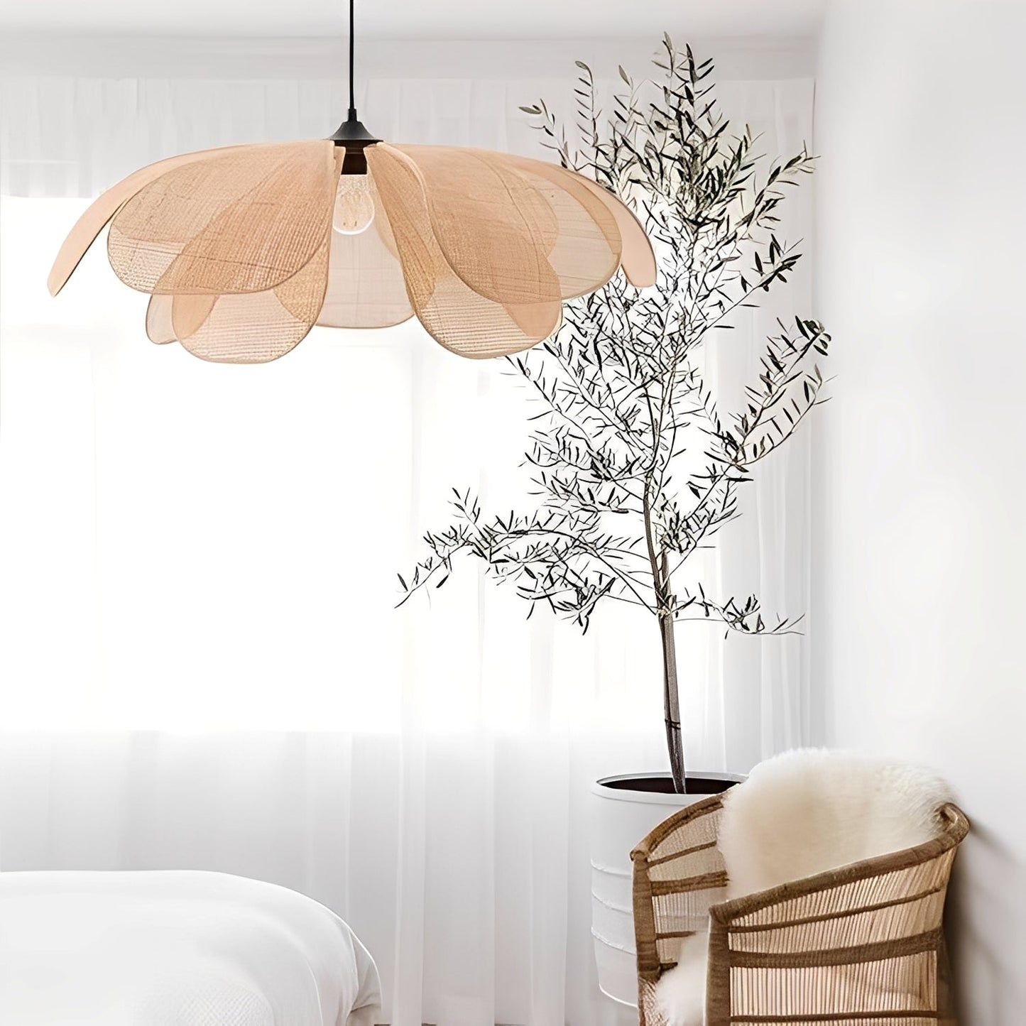 Moira – Lustre en fleurs de rotin fait main