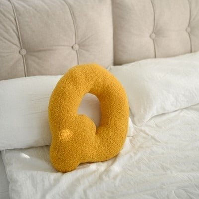 Lexa – Coussin moelleux en forme de lettre en peluche