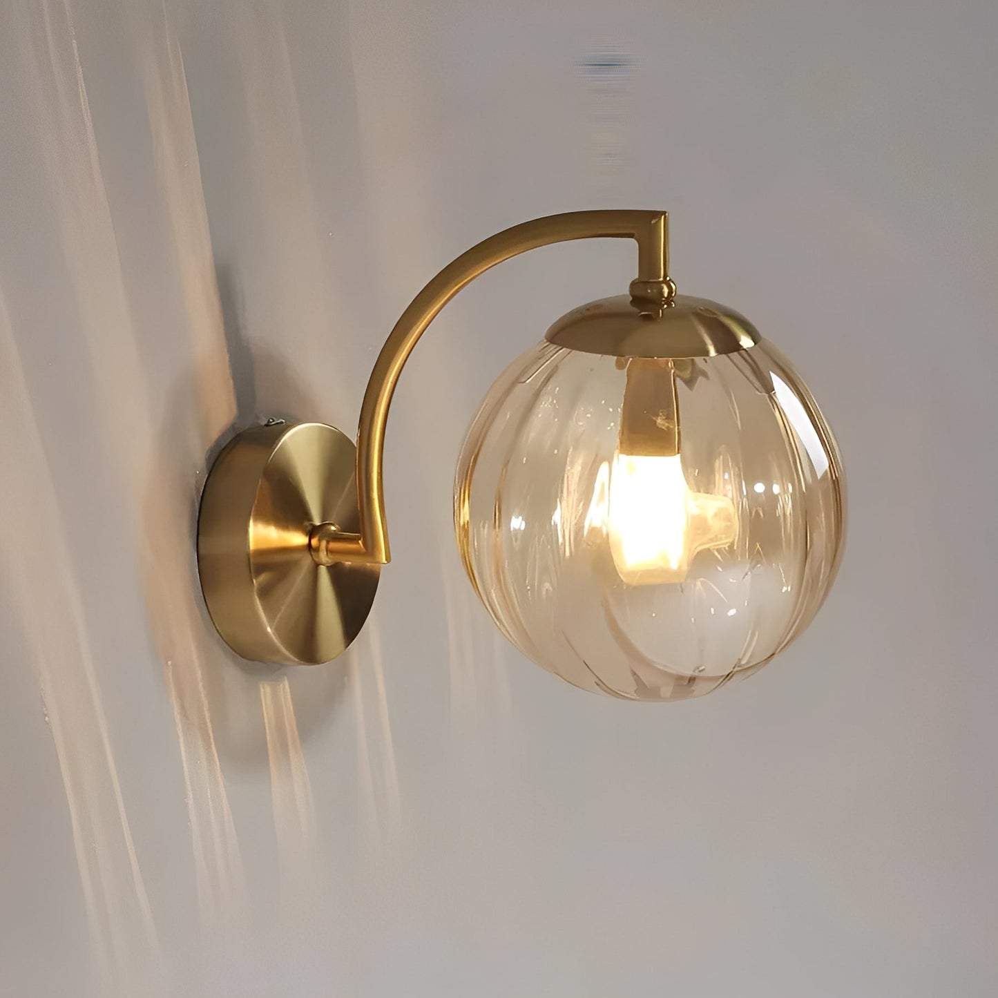 Tessa – Applique en verre coloré