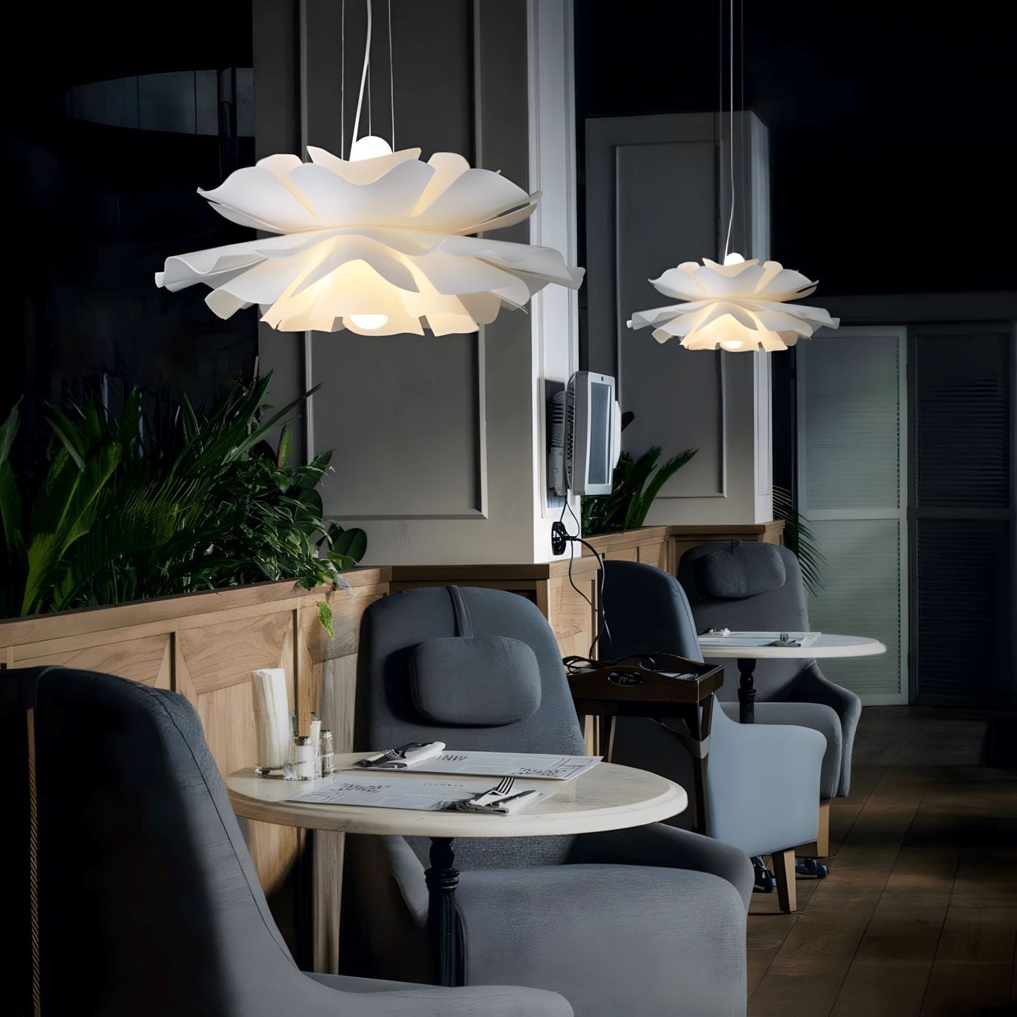 Brilliance imminente : suspension florale moderne