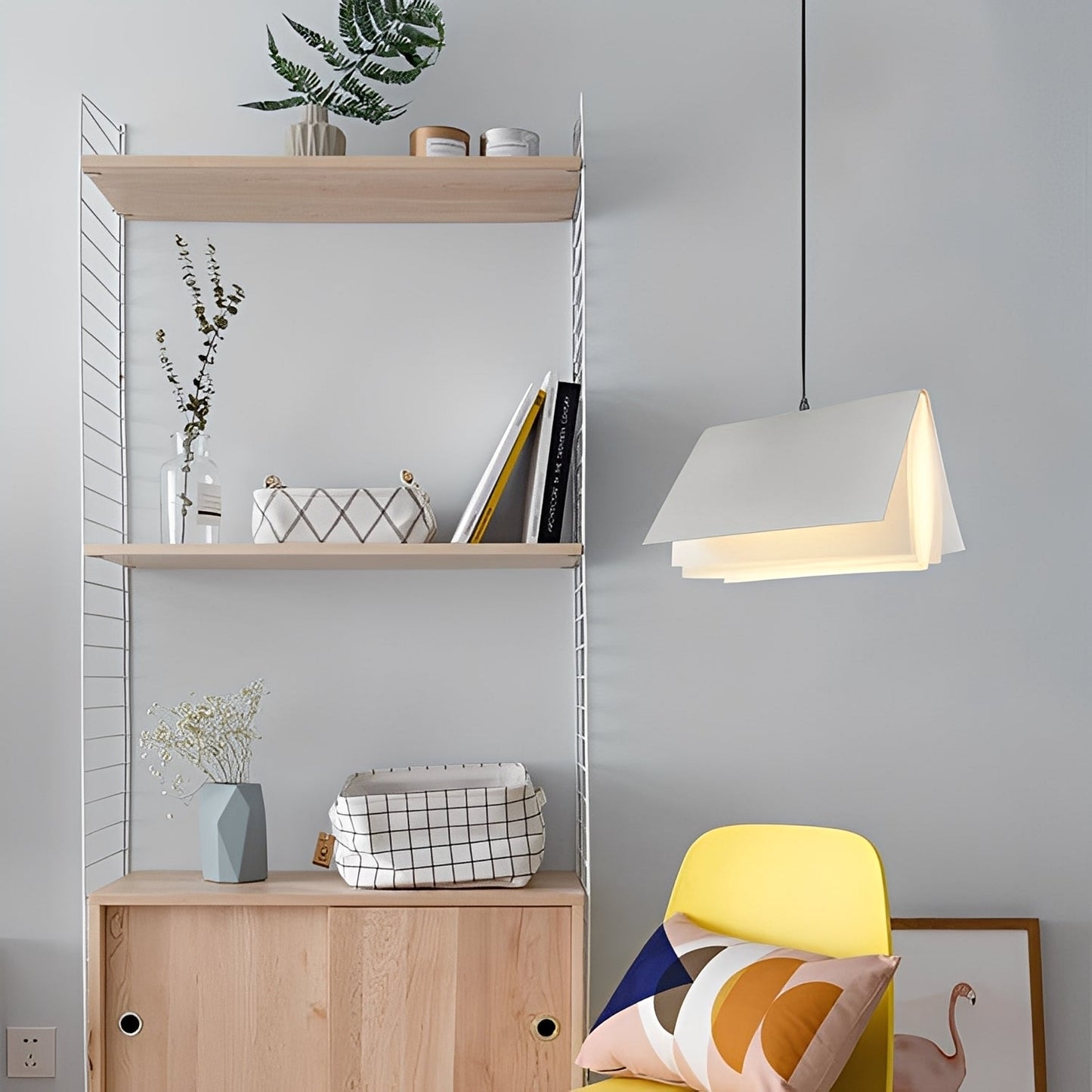 Anouk – Élégante Suspension Minimaliste