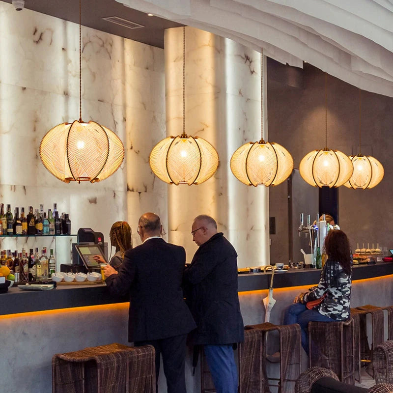 Ravi – Lampe artistique en bois suspendue