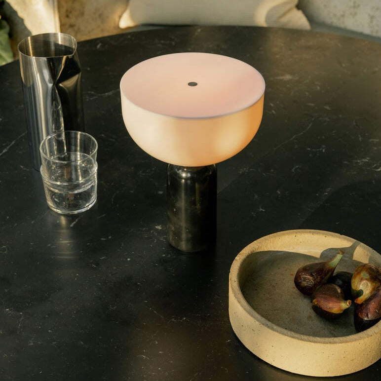 Raja – Lampe de table noble avec pied en marbre et design élégant