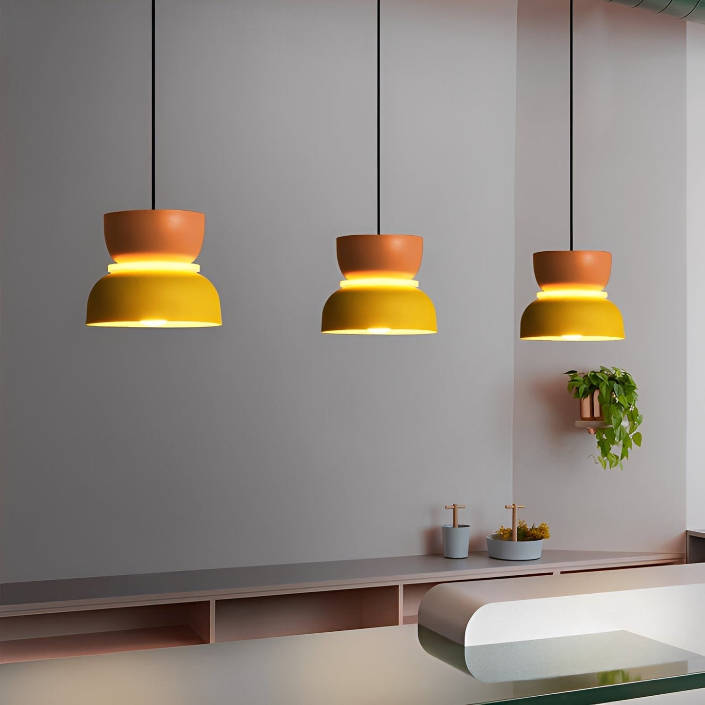 Vera – Simple et élégante lampe à trois lumières