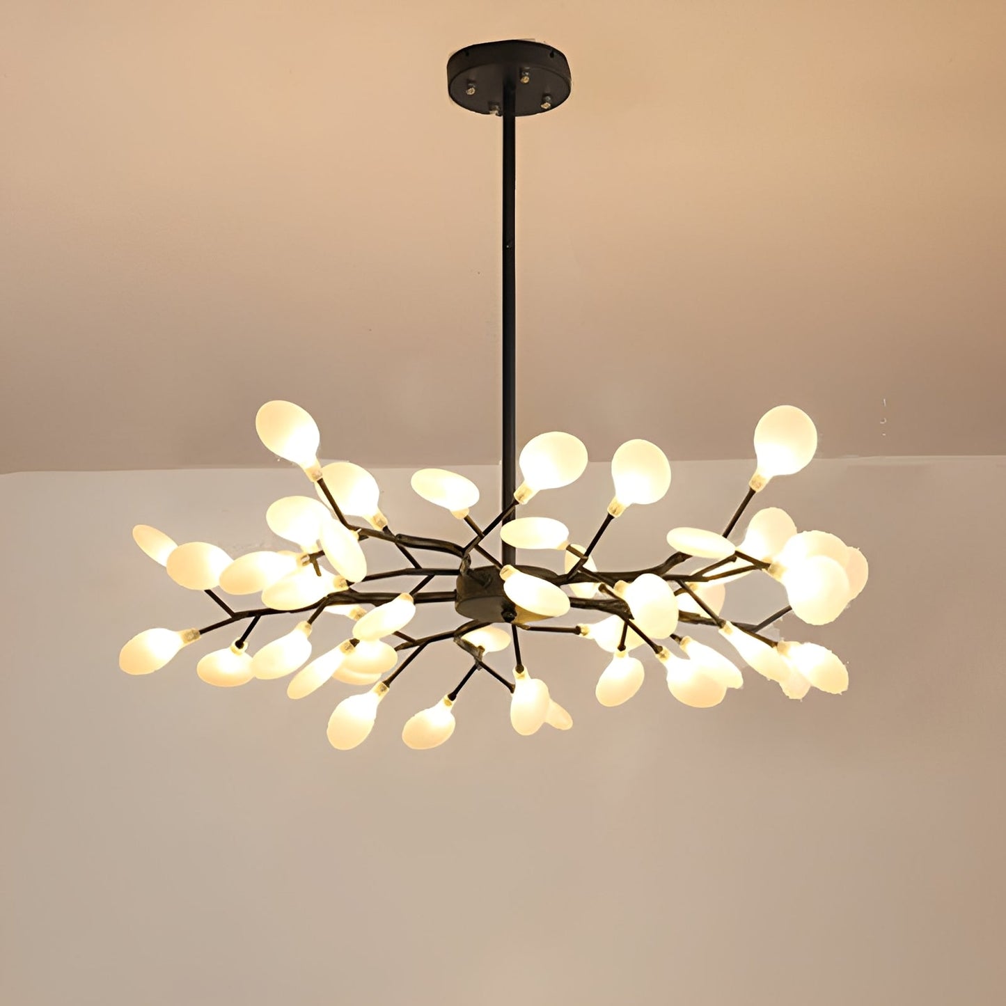 Auri – Lustre Postmoderne Doré Personnalisé