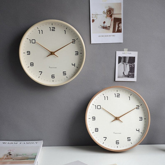Clark – Horloge murale en bois scandinave au design minimaliste