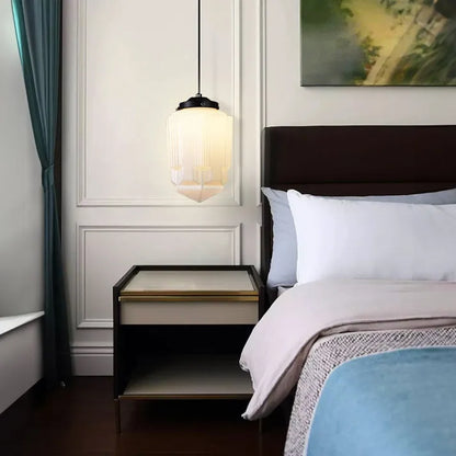 ÉclatVerre – Suspension vintage en verre sculpté au design géométrique