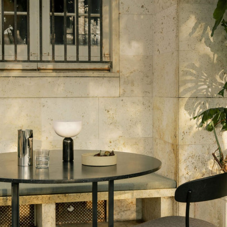 Raja – Lampe de table noble avec pied en marbre et design élégant