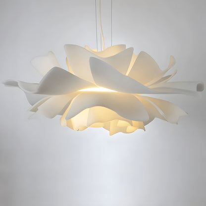 Brilliance imminente : suspension florale moderne
