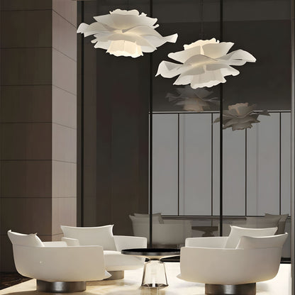Brilliance imminente : suspension florale moderne