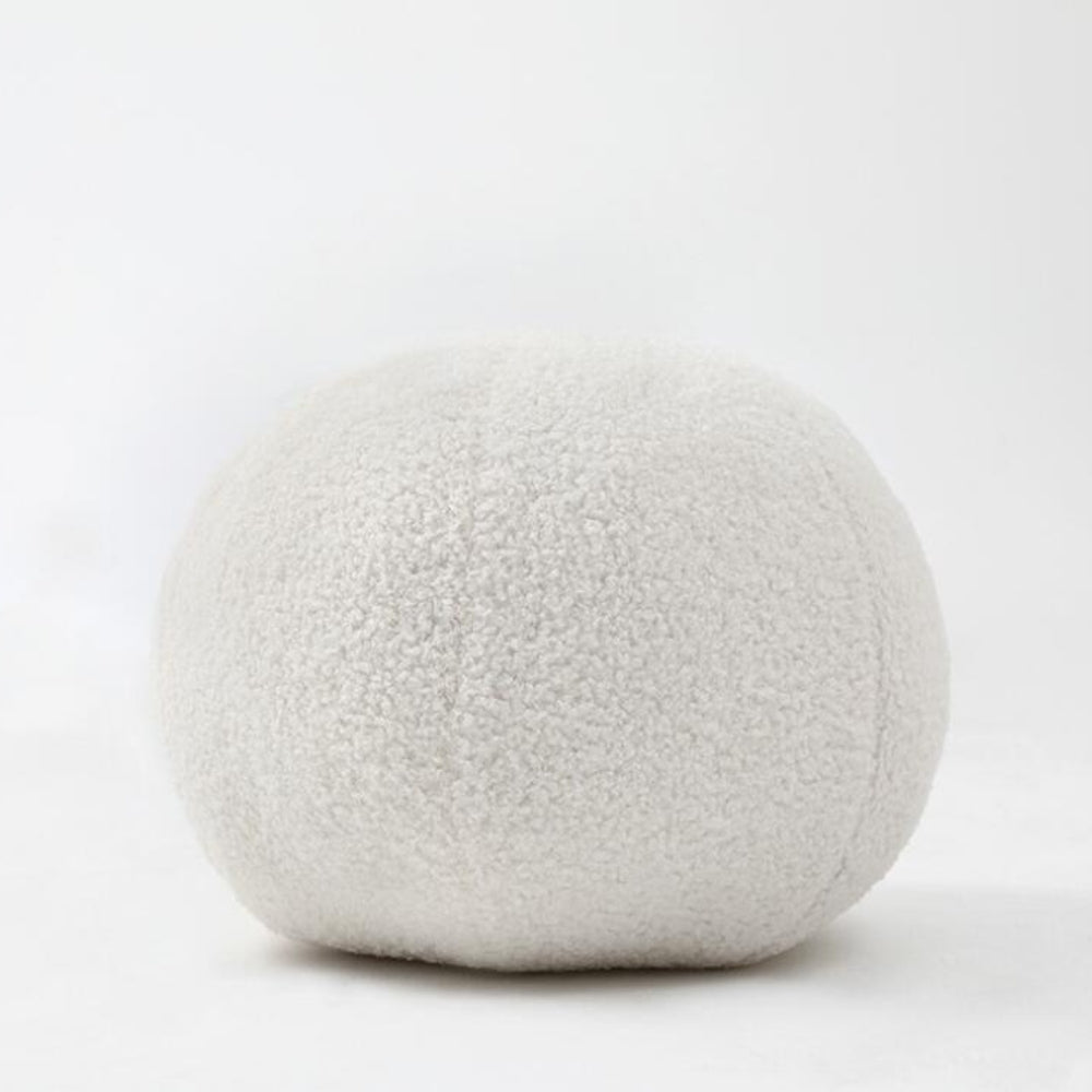 Orla – Coussin Bouclé Ball en style scandinave