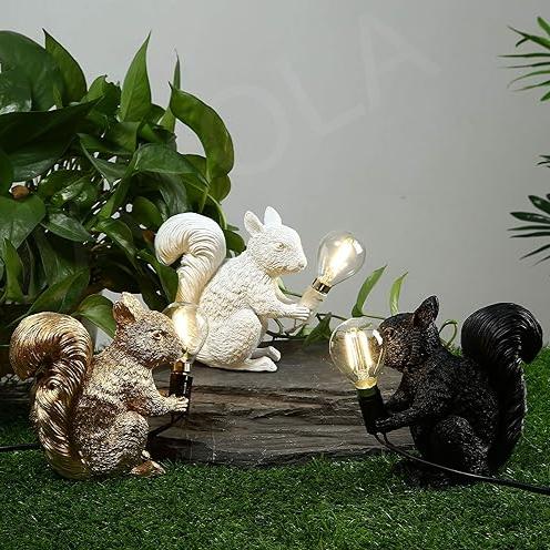 ÉcureuilNordik – Lampe de table scandinave au design mignon