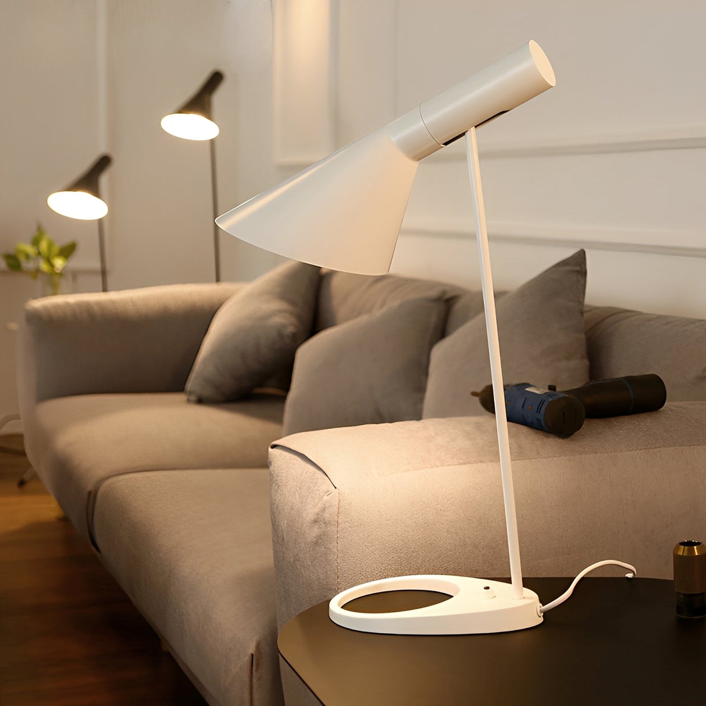 Elvara – Lampe de Table LED Nordique Simple