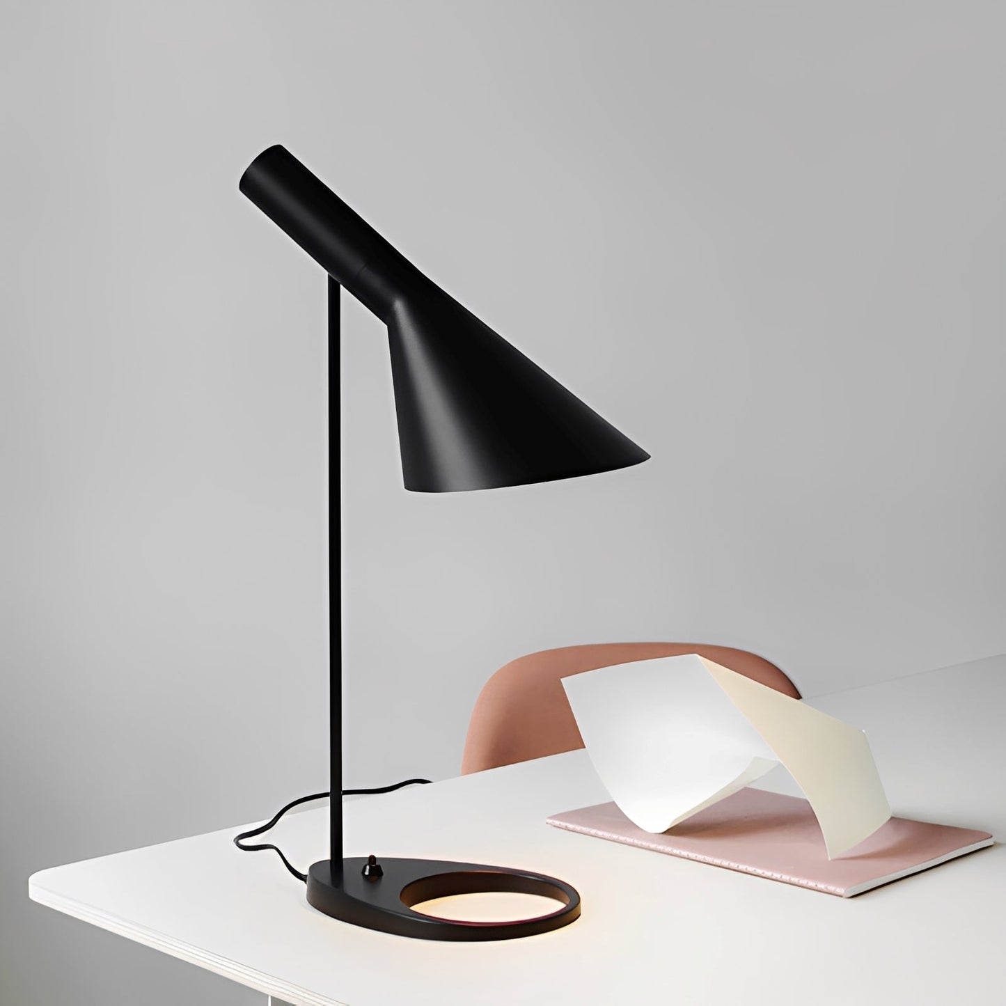 Elvara – Lampe de Table LED Nordique Simple