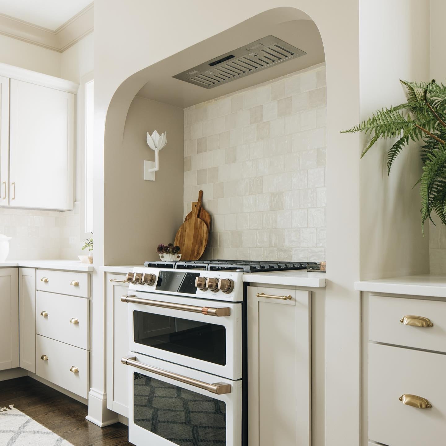 Yumi – Applique Murale Fleurs Moderne