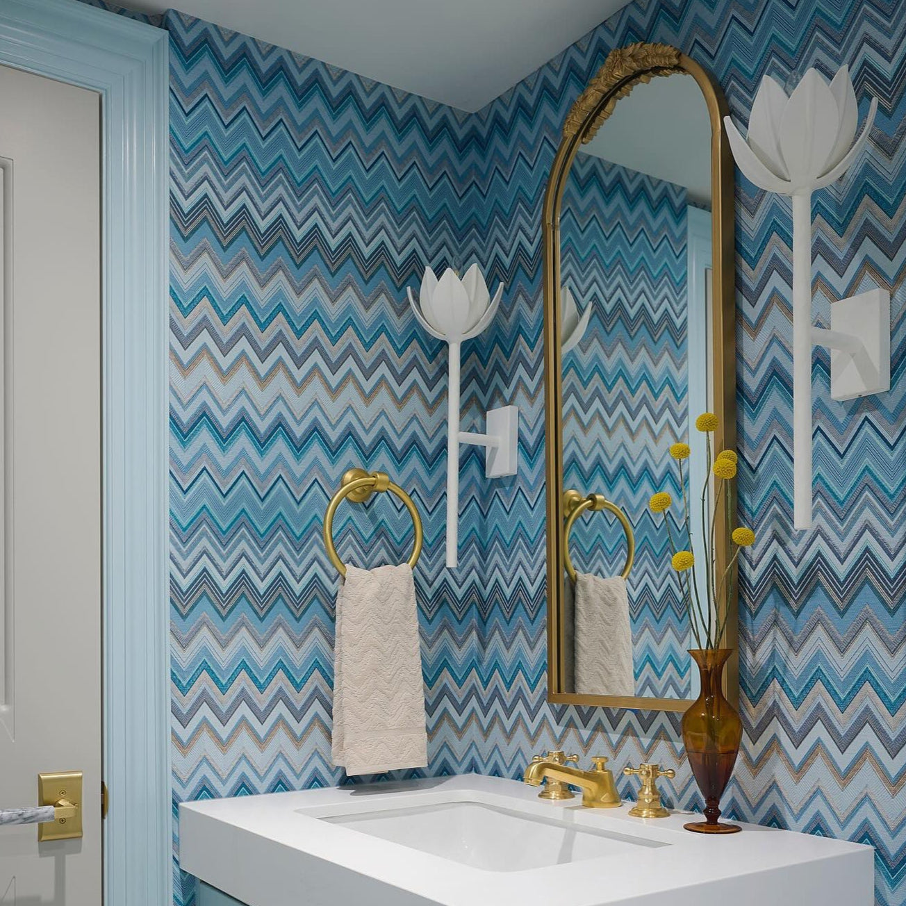 Yumi – Applique Murale Fleurs Moderne