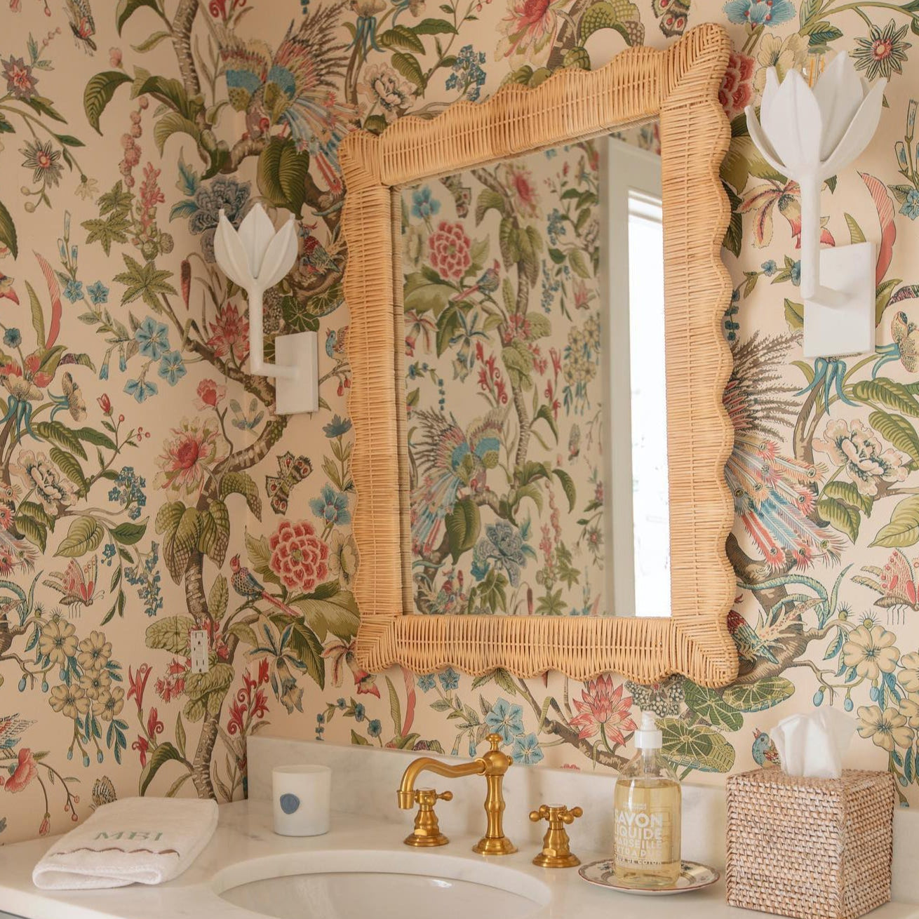 Yumi – Applique Murale Fleurs Moderne