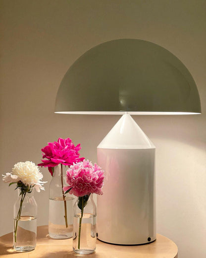 Stella – Lampe de table en métal design sculptural