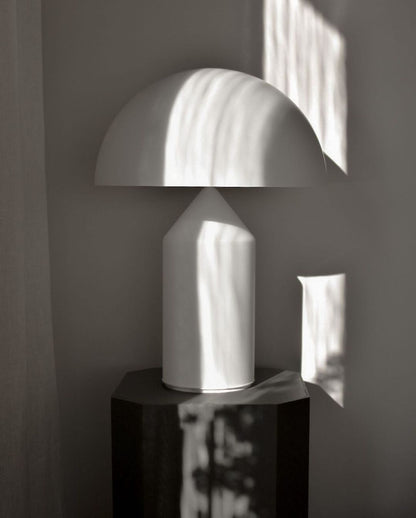 Stella – Lampe de table en métal design sculptural