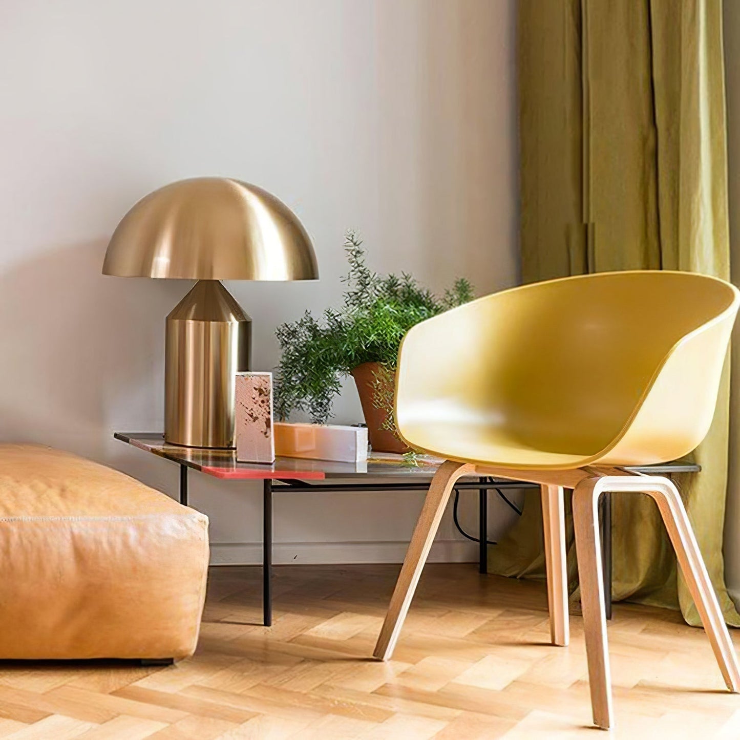 Stella – Lampe de table en métal design sculptural