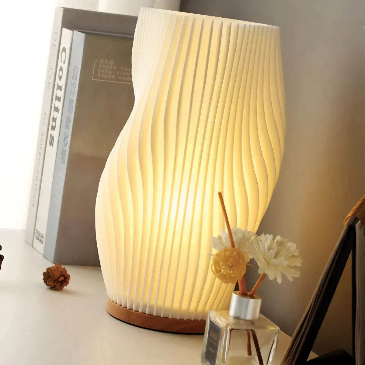Nerea – Lampe de table moderne Wavecrest