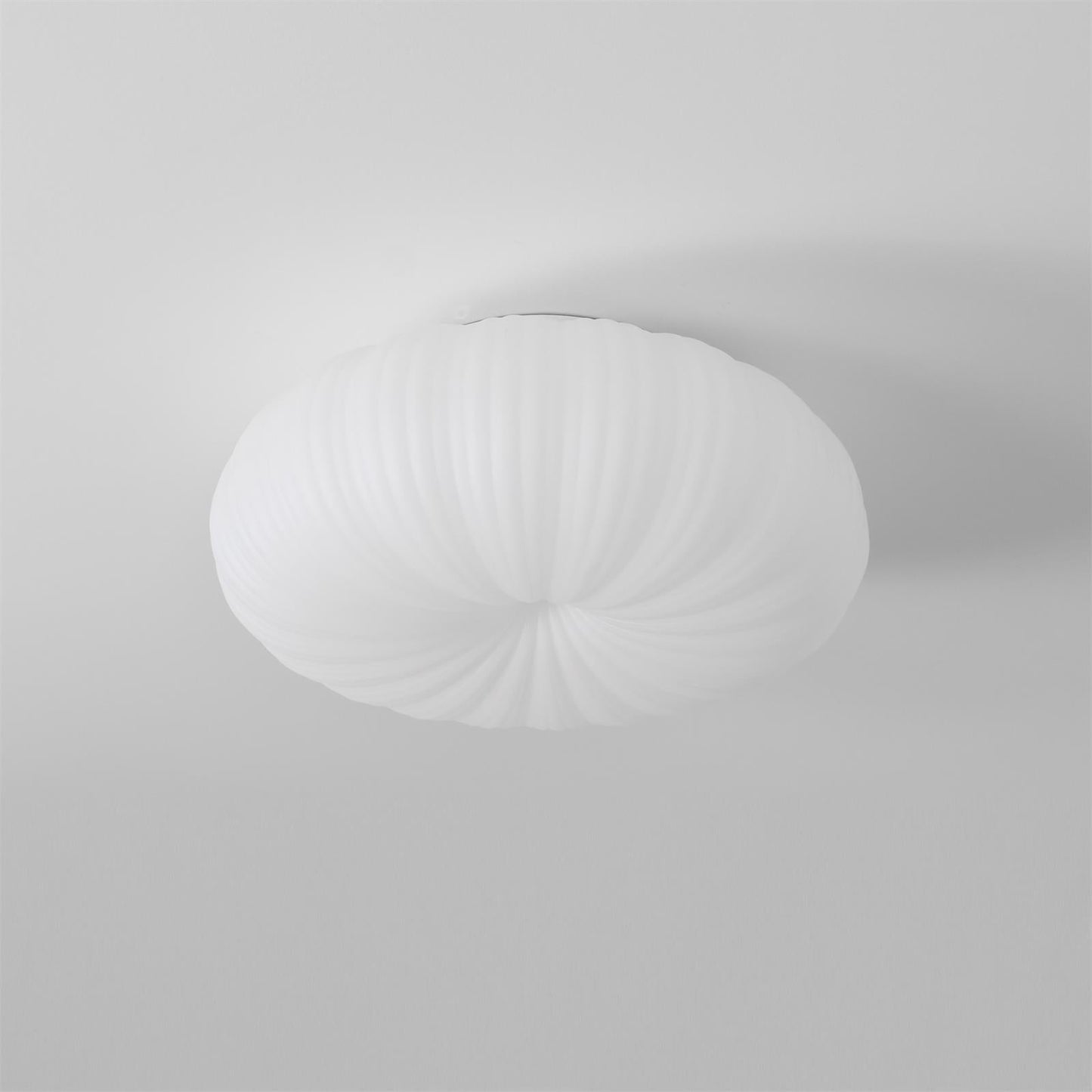 BrioLED – Plafonnier compact au style contemporain éclatant