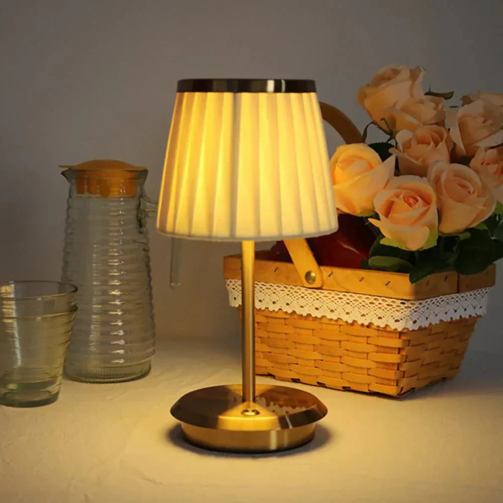 Emi – Élégante lampe de table USB