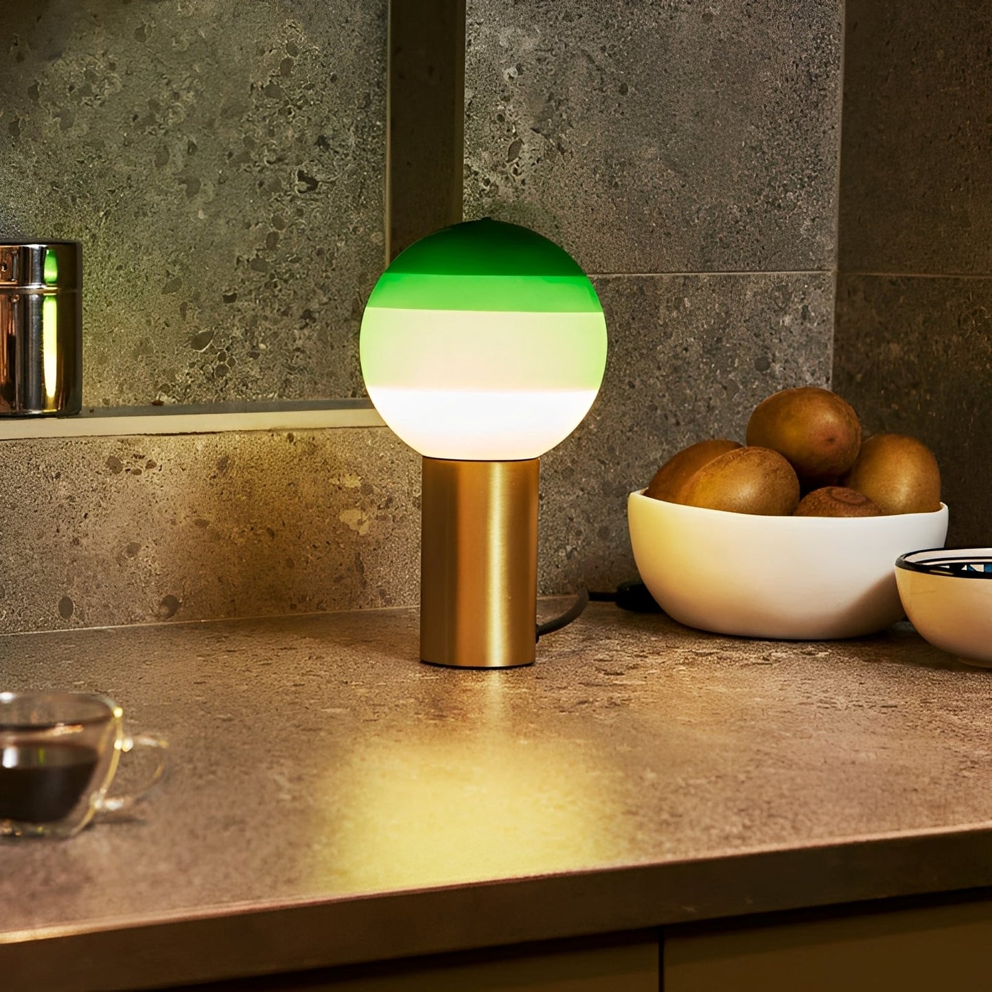 Orbis – Lampe en verre personnalisée design planète