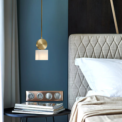 Eric – Suspension en albâtre