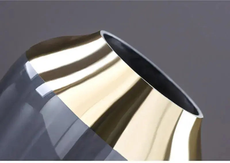 OrVase – Vase décoratif avec finition feuille dorée