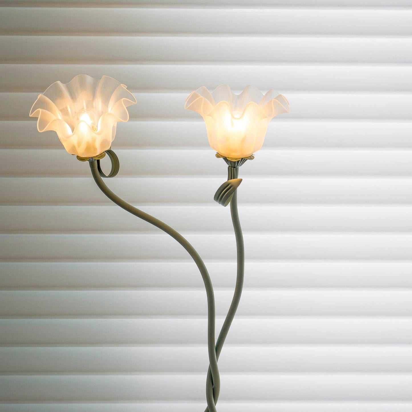 Elska – Calla Fleurs Lampe de Sol