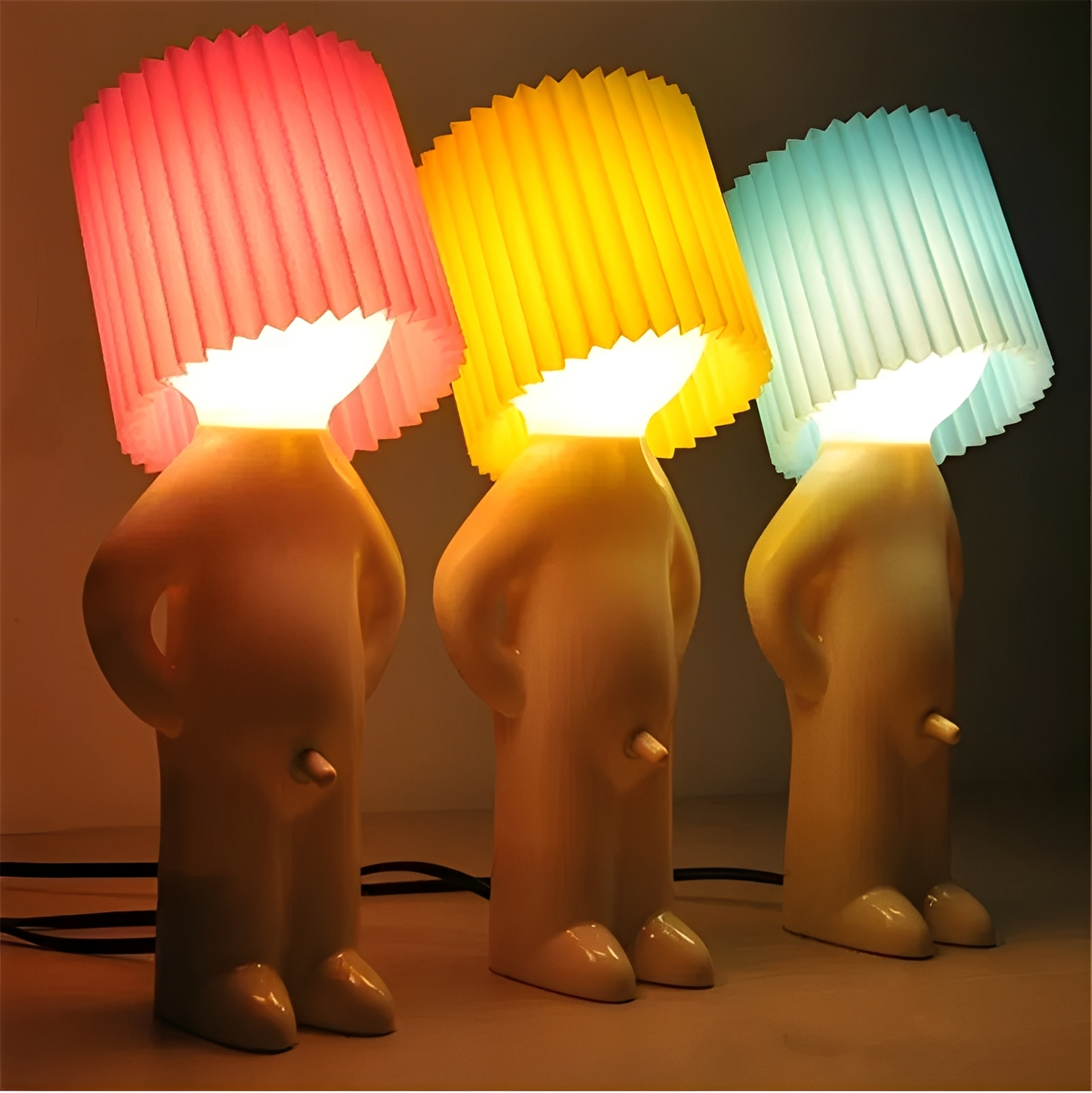 Neil – Lampe de nuit avec figure de garçon & lumière rétro chaude