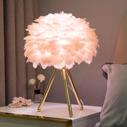 PlumeLégère – Lampe suspendue élégante avec plumes fines