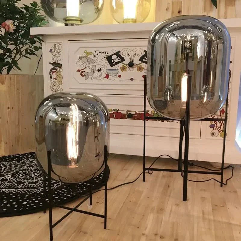 Riza – Lampe de table tétrapode en verre scandinave