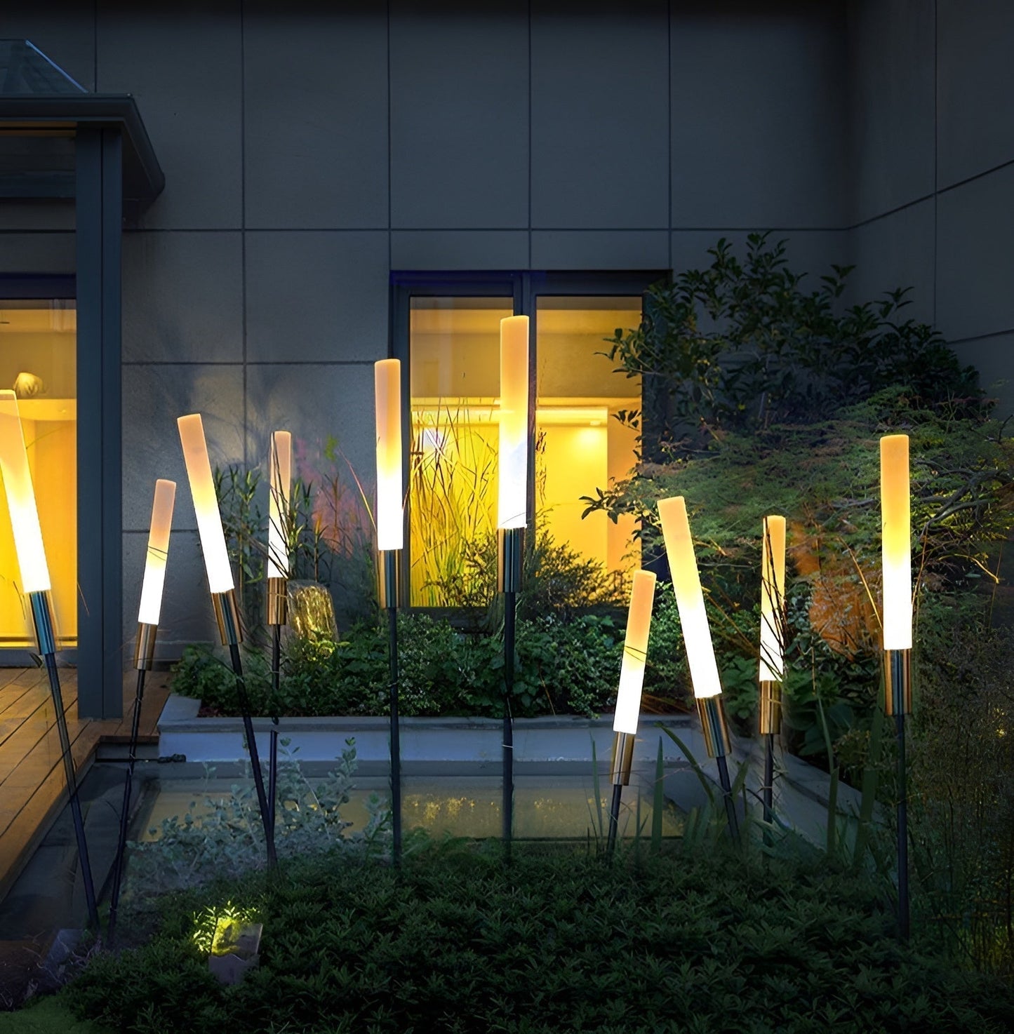 Lumière Solaire Garduru – Lampe extérieure moderne à énergie solaire pour jardin et terrasse