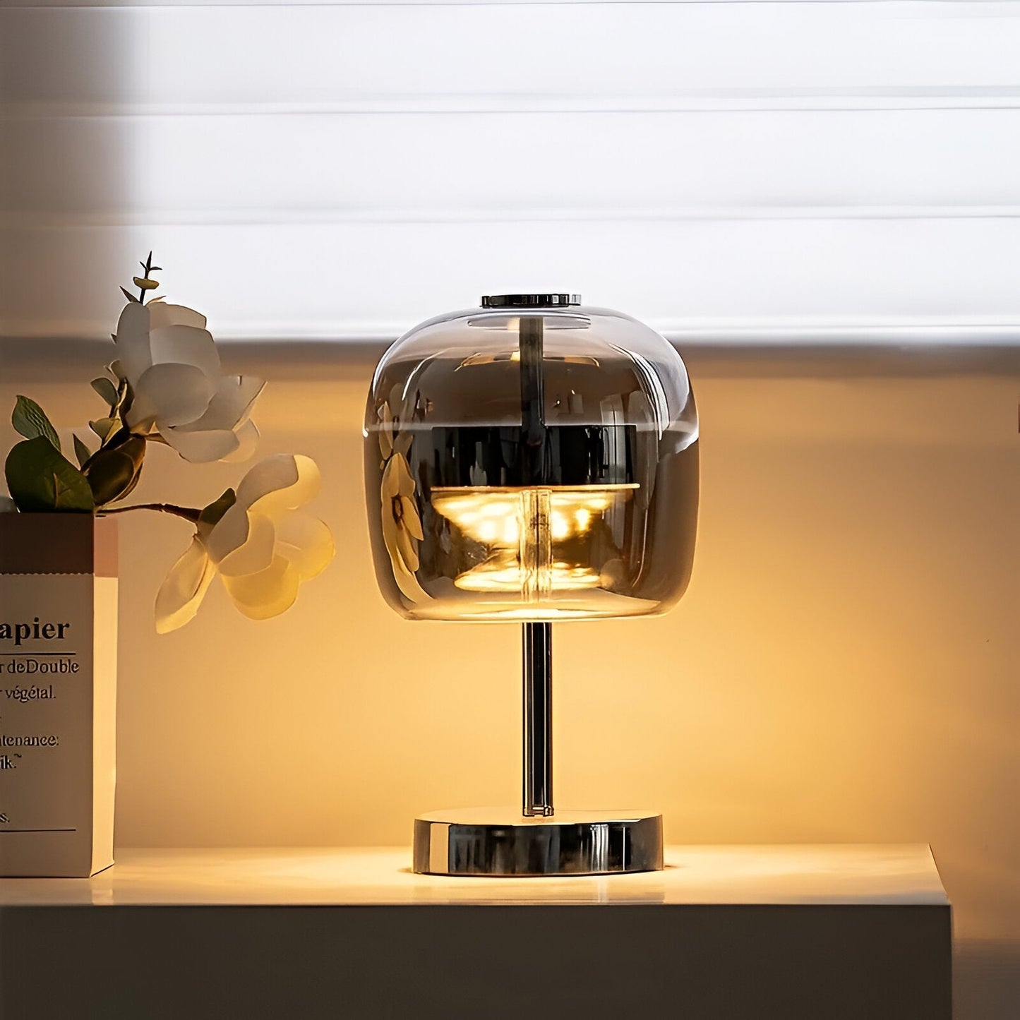 Naira – Lampe de table en verre moderne