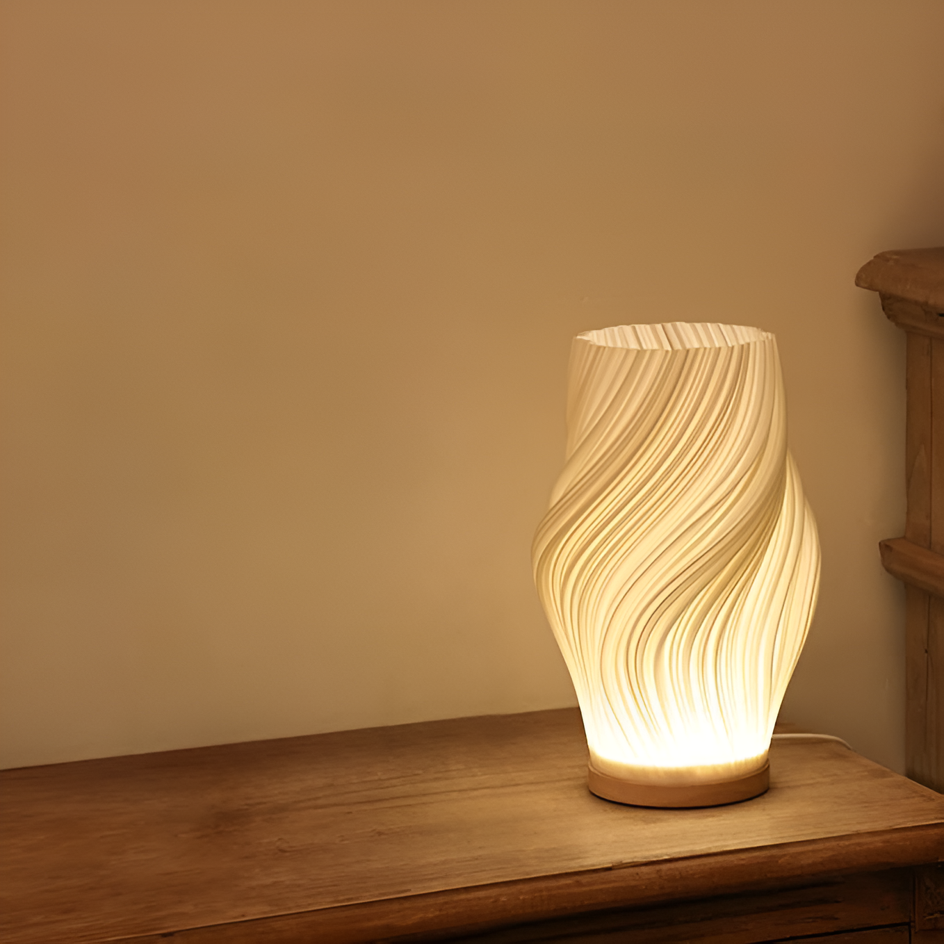 DreamWave - Lampe moderne crème à vagues 3D avec base en métal élégante