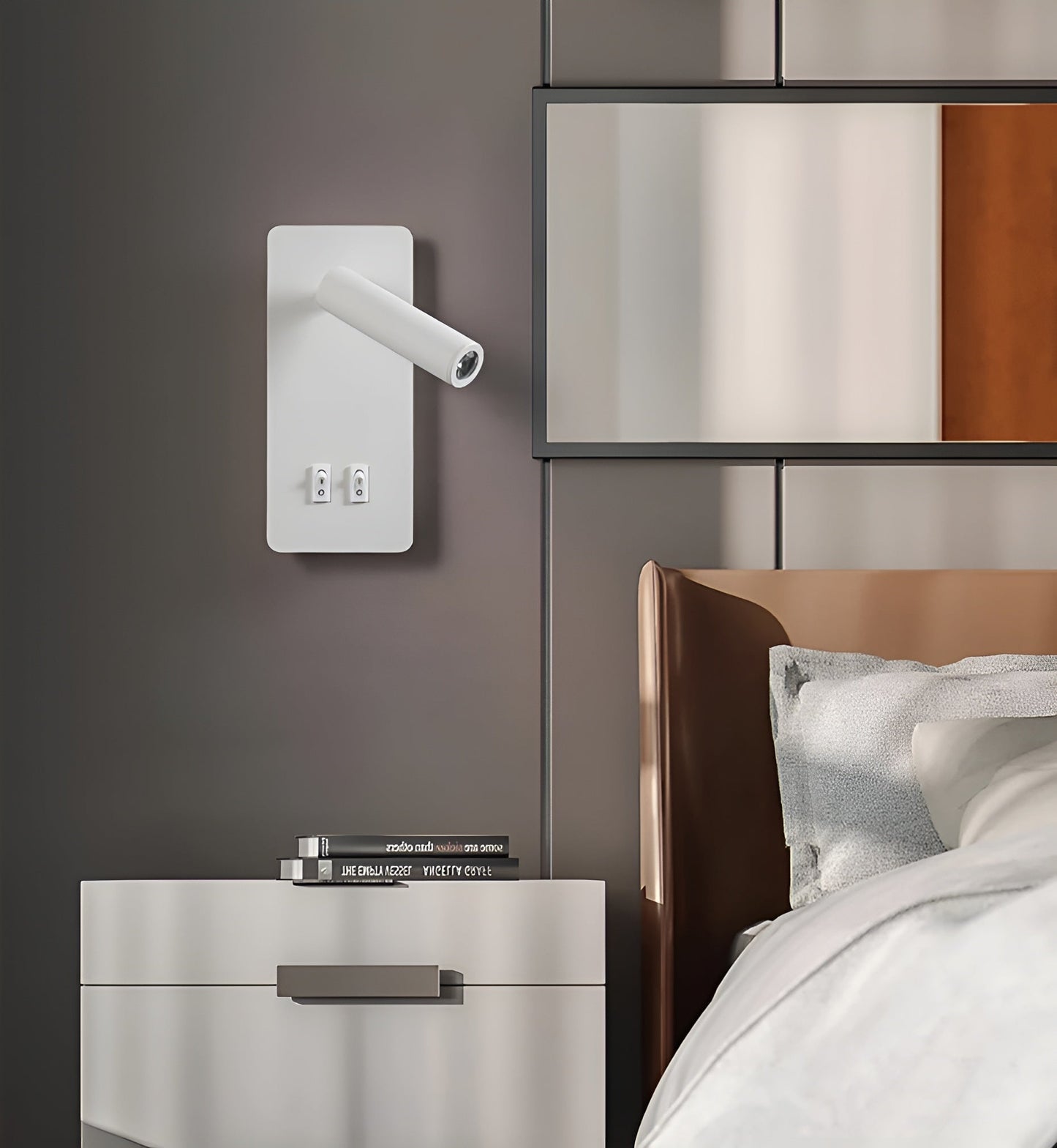 TubePivot – Lampe murale orientable en métal épuré