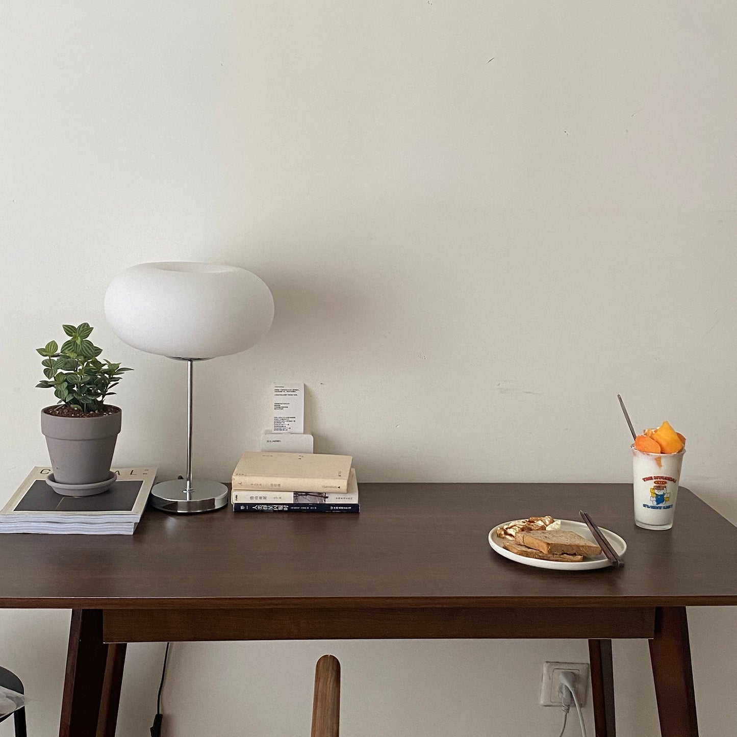 Lumi – Lampe de table moderne