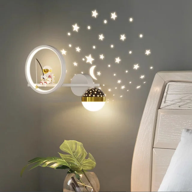 Cosmo – Applique murale astronaute avec LED pour la chambre d'enfant