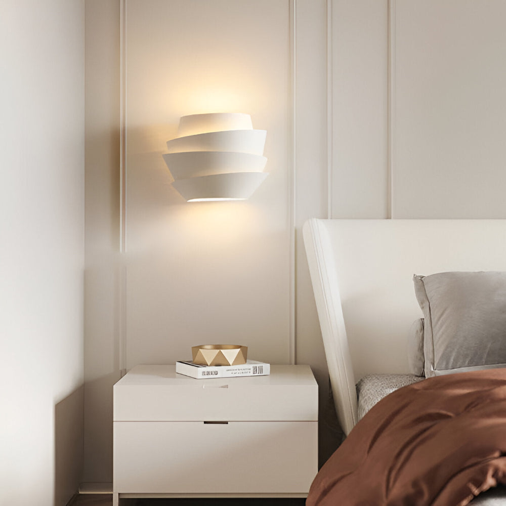 Fjoren – Lampe murale fleurs de pin nordiques