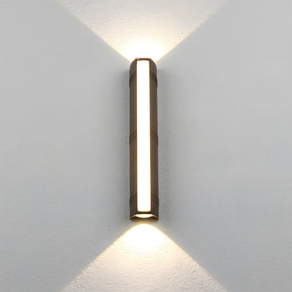 Nira – Lampe murale extérieure simple et élégante