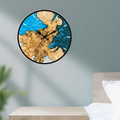 Alvik – Simple Horloge Murale Nordique avec Veine de Bois