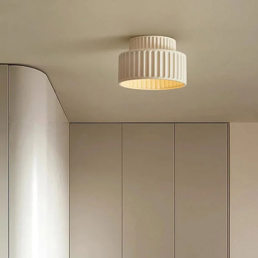 Plafonnier crème au design minimaliste et élégant