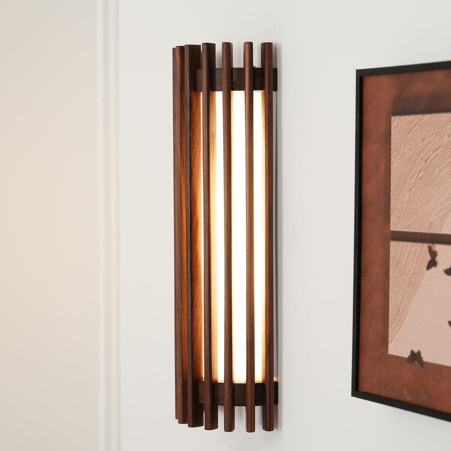 Yara – Lampe murale en noyer