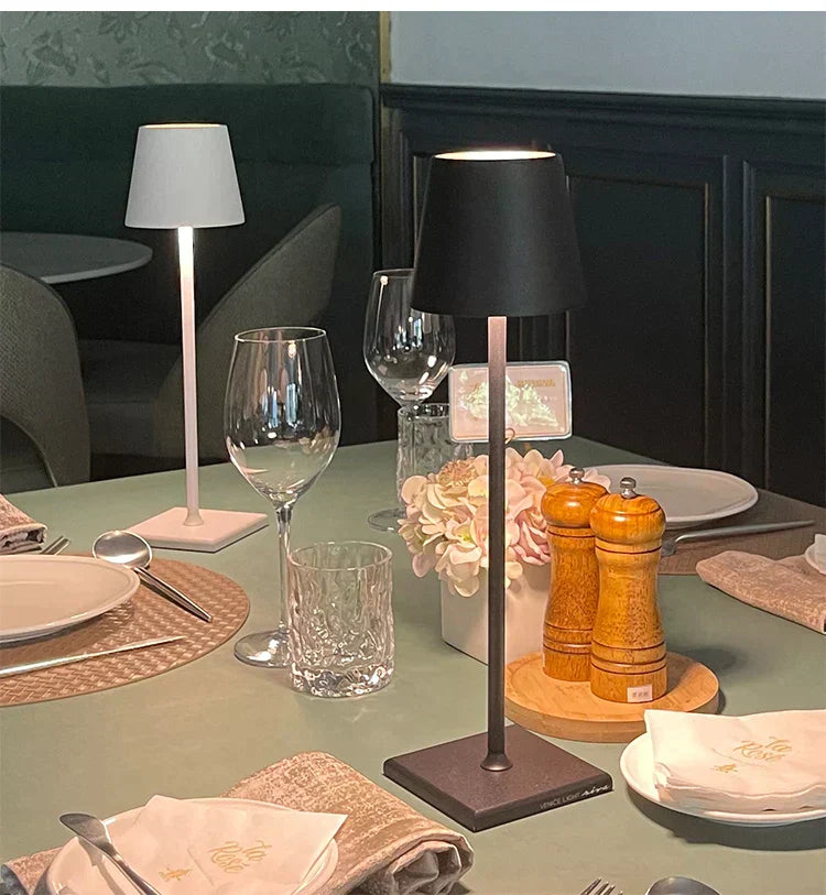 Lerio – Lampe de table de charge LED en aluminium