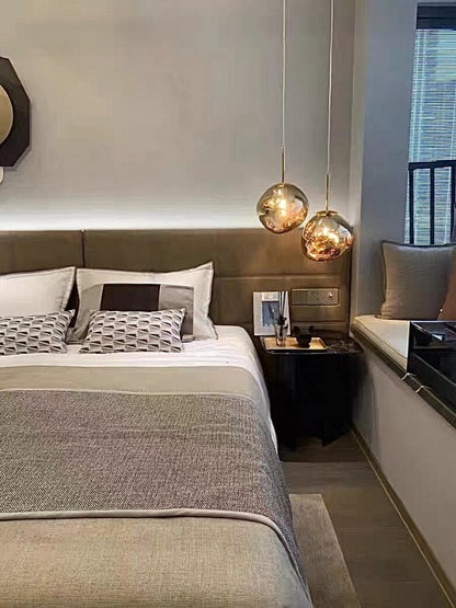 LaveLumière – Suspension LED en verre de lave soufflé