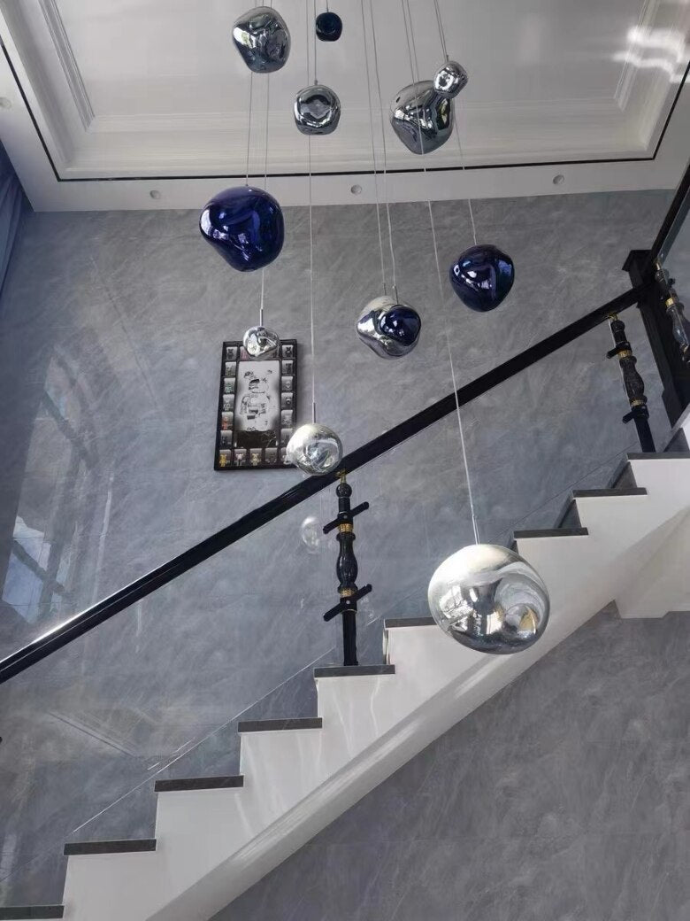 LaveLumière – Suspension LED en verre de lave soufflé