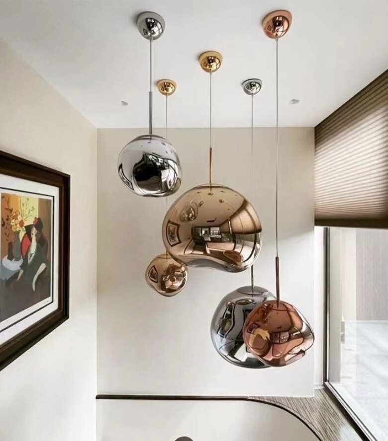 LaveLumière – Suspension LED en verre de lave soufflé