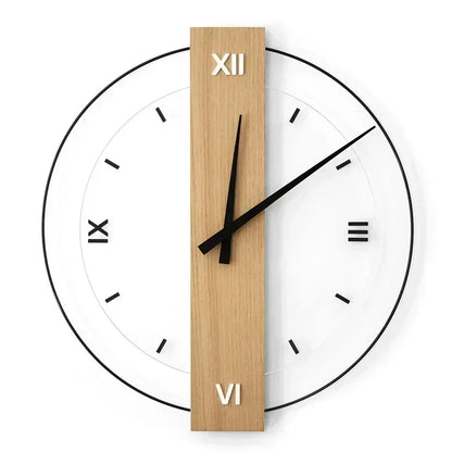 Holzwanduhr mit leisem Ticken